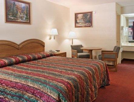 Amerivu Inn & Suites - Helen - Downtown Oda fotoğraf