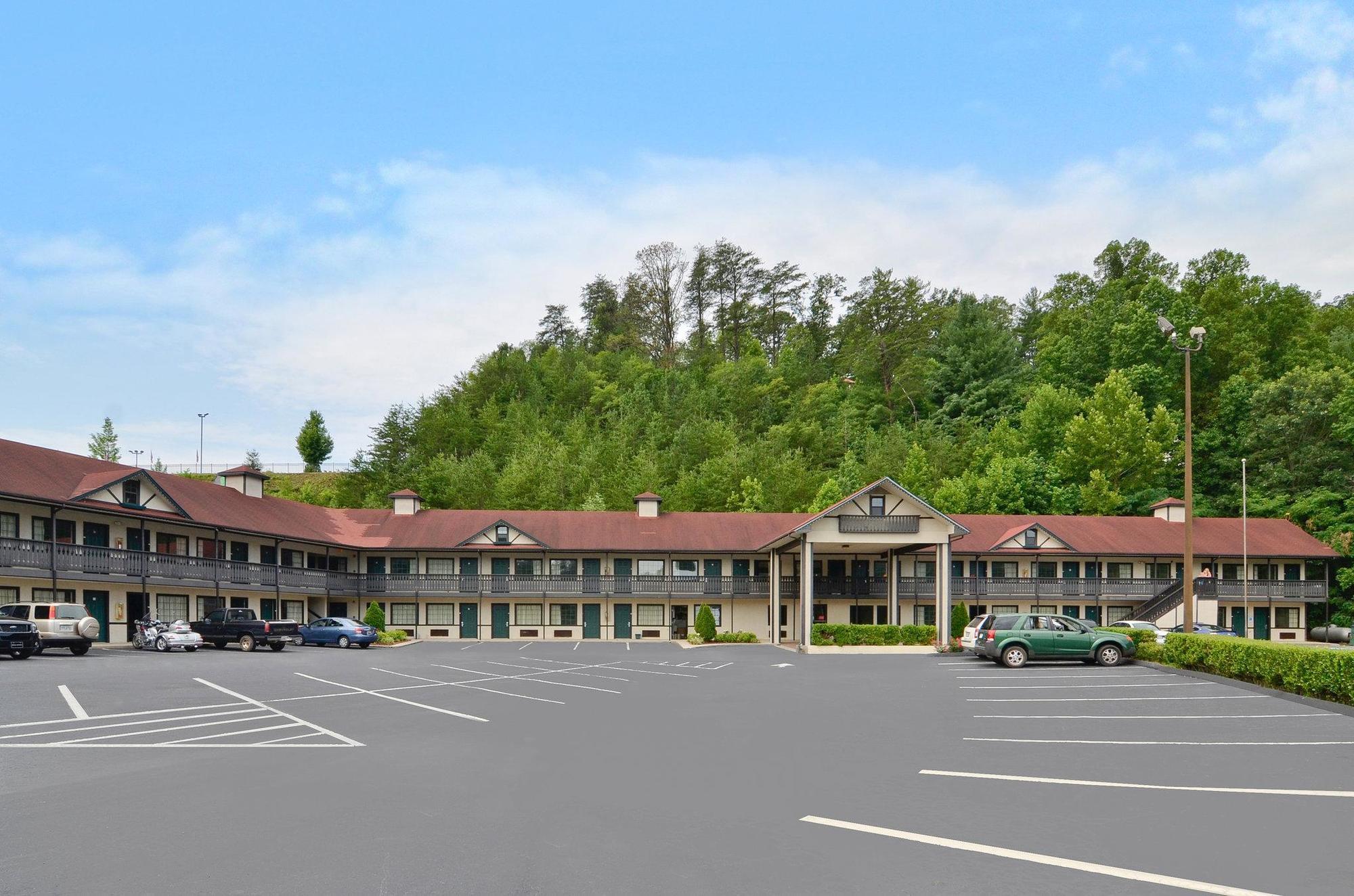 Amerivu Inn & Suites - Helen - Downtown Dış mekan fotoğraf